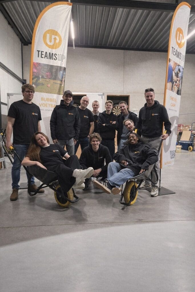 Teams Up Groepsfoto Loods